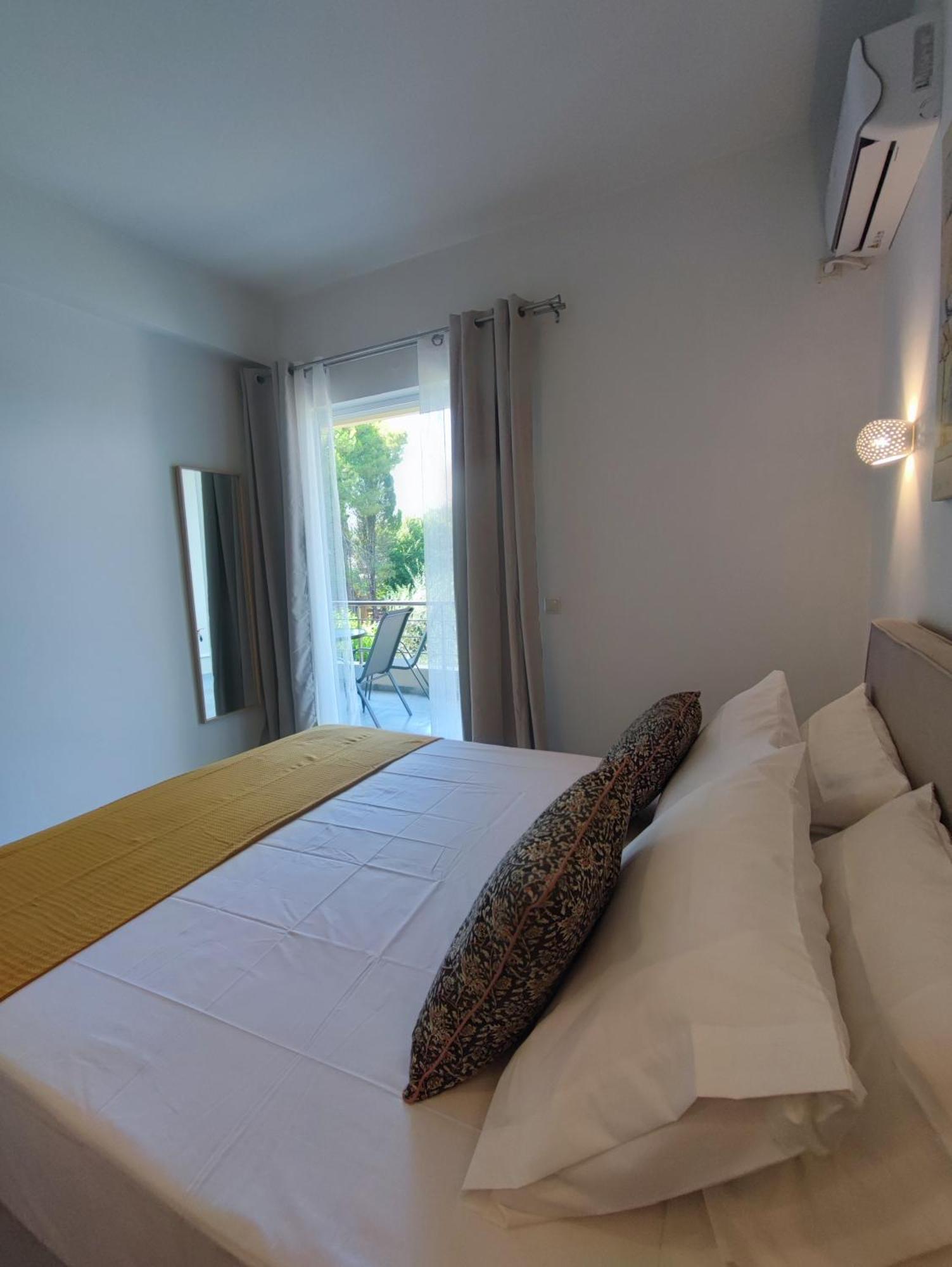 Coritos Holiday Apartments Kontokali Buitenkant foto